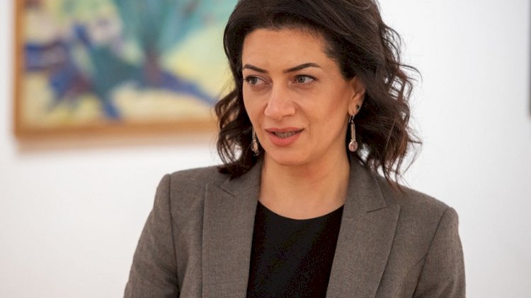    Paşinyanın arvadı ilə bağlı qalmaqal: Sifariş etdiyi paltarların pulunu ödəmir   
