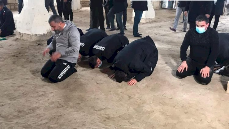    “Qarabağ”ın futbolçuları Ağdamdakı Cümə məscidində namaz qıldı - Fotolar   