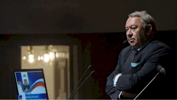    Akademik koronavirusdan öldü   