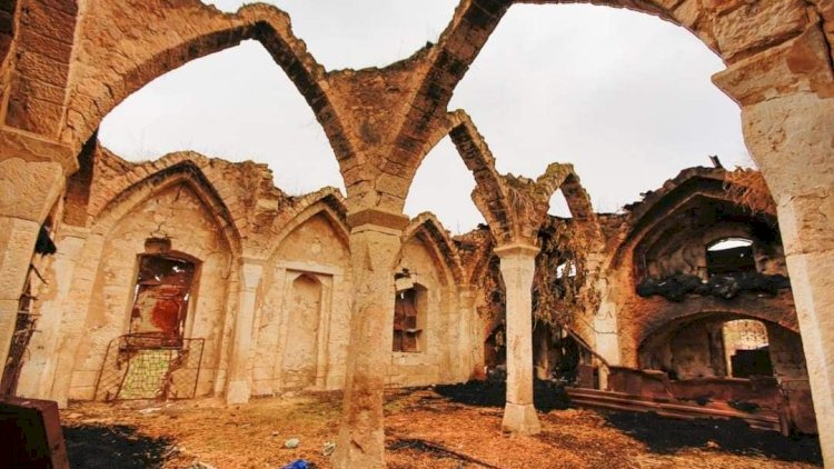    Dağıdılmış qəbiristanlıqlar, tövləyə çevrilmiş məscidlər -   Fotolar