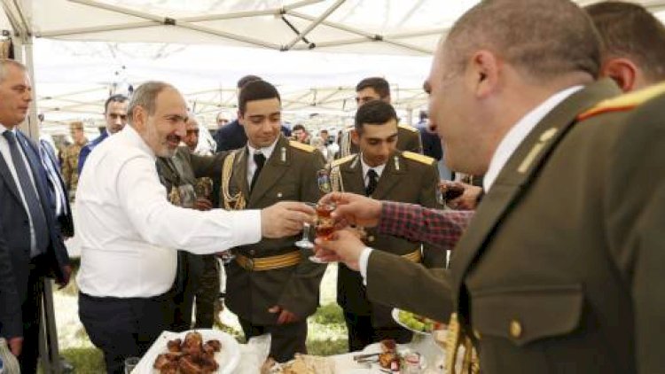    Paşinyan müharibə günlərində də içirmiş – Erməni komandirdən açıqlama   