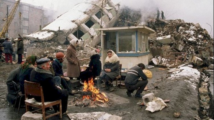    Ermənistanı viran qoyan zəlzələ -   FOTOLAR