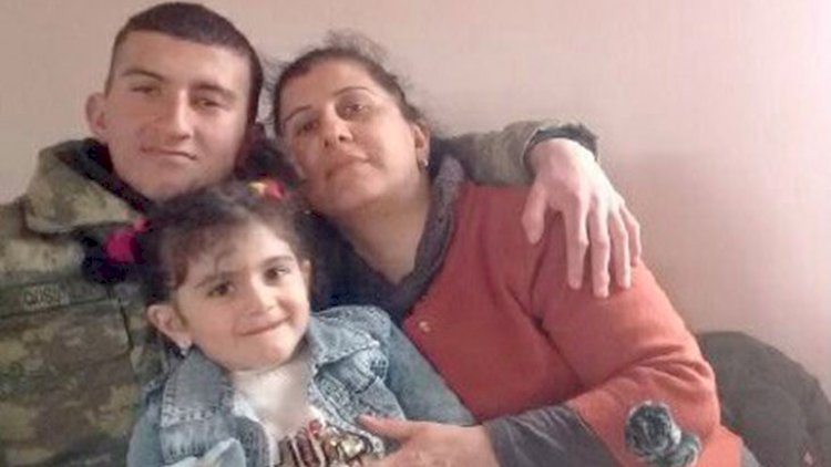    Şəhid anası dövlətin ayırdığı 10 min manatı Silahlı Qüvvələrə Yardım Fonduna bağışladı    