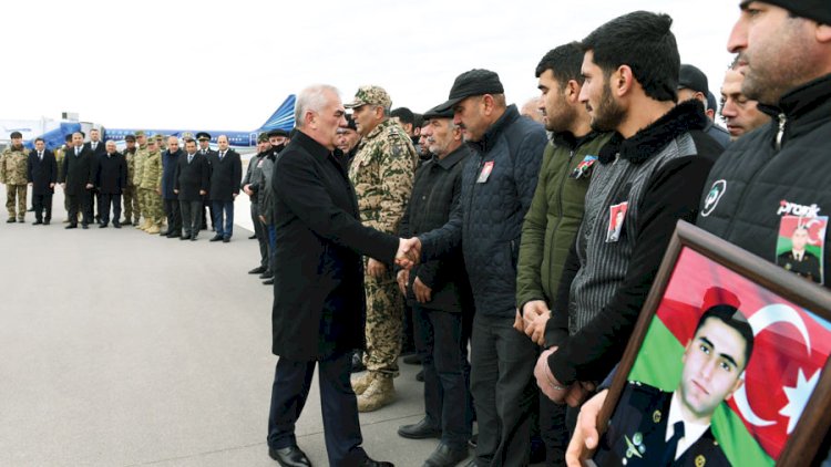    Şəhidlərin cənazəsini Vasif Talıbov qarşıladı    