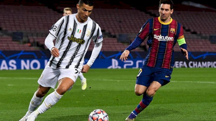    Messi Ronaldonun qarşısında diz çökür - Maraqlı foto   