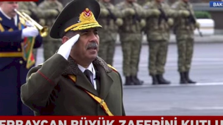   Zakir Həsənov Zəfər paradında raport verdi   