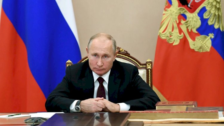    “Bəzi nazirlərimiz koronavirus xəstəsidir” - Putin   