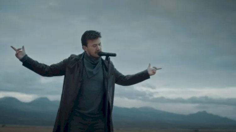   Mustafa Ceceli azərbaycanlı müğənninin mahnısını oxudu   - Video