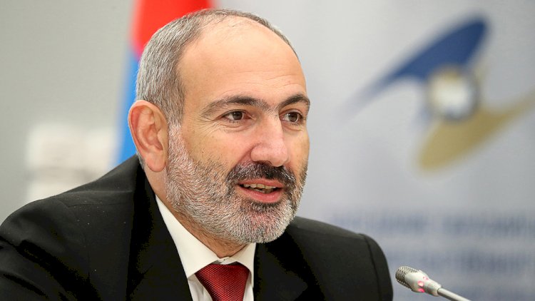    Paşinyan canlı yayımda ermənilərə müraciət edir   