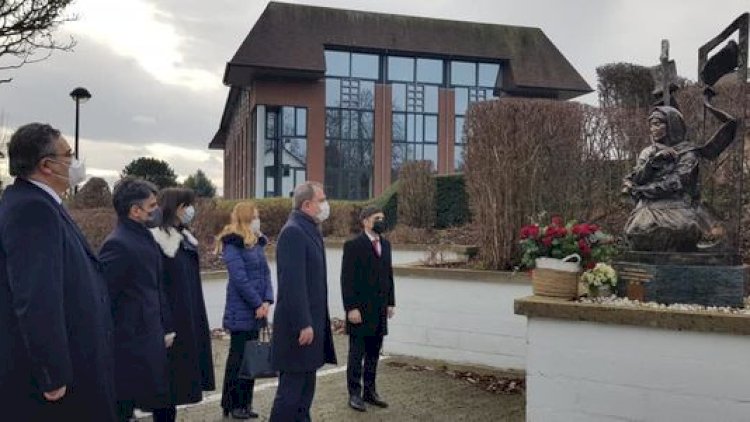    Ceyhun Bayramov Vaterlooda Natəvanın abidəsini ziyarət etdi - Fotolar   