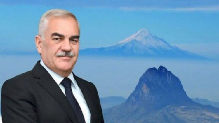    Vasif Talıbovun 25 ili: İyirmi birinci əsrin Naxçıvan Xanlığı   