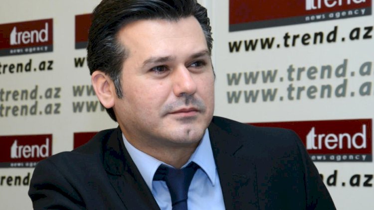    Baş redaktor süni nəfəs aparatına qoşulub -   Ciyərləri çalışmır