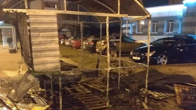    Sumqayıtda köşk yandı   