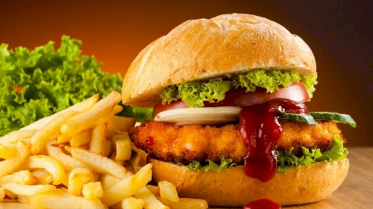    “Fast food”un yeniyetmələrə zərəri aşkarlandı   
