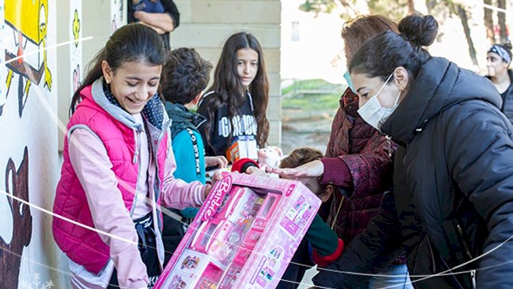    “Azercell Könüllüləri“ və dostları uşaqların hədiyyə arzusunu yerinə yetirib   