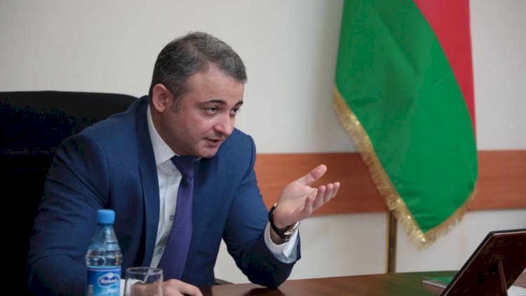    AzTv sədri jurnalistlərə hesabat verdi   