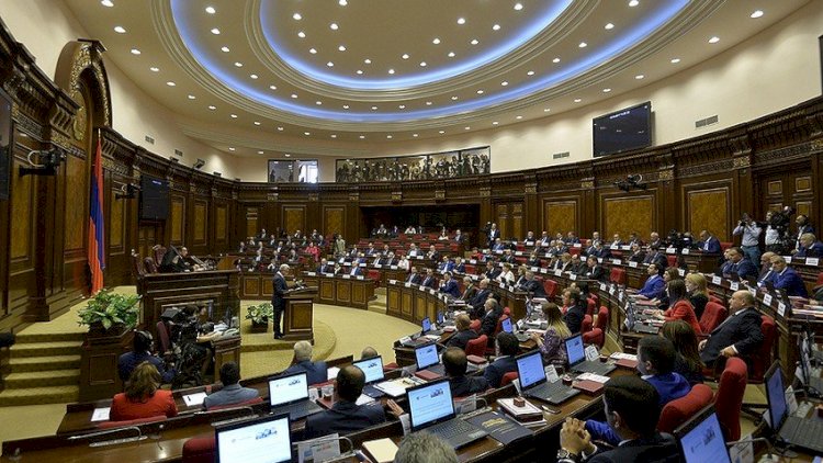    Paşinyanın parlament fraksiyası dağılır   
