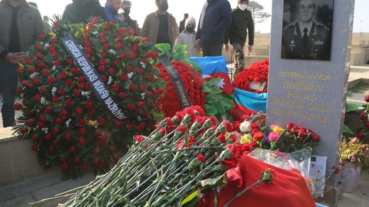    General-mayor Polad Həşimovun məzarı ziyarət edildi   