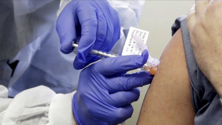    Müğənni canlı yayımda koronavirus peyvəndi vurduracaq   