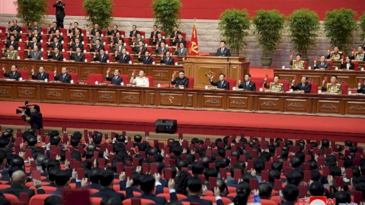    Kim Çen İn koronavirusa meydan oxudu:   5 min nəfər bir arada!