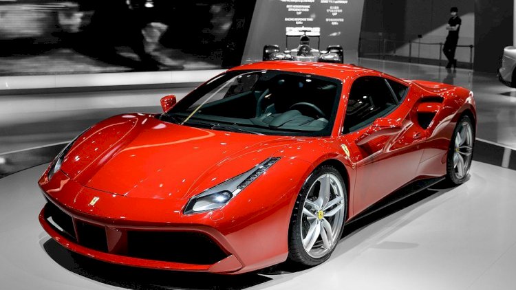    Prezidentin “Ferrari”si hərraca çıxarıldı   