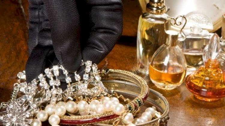    Rəzalət: Bibisinin qızıllarını oğurladı   