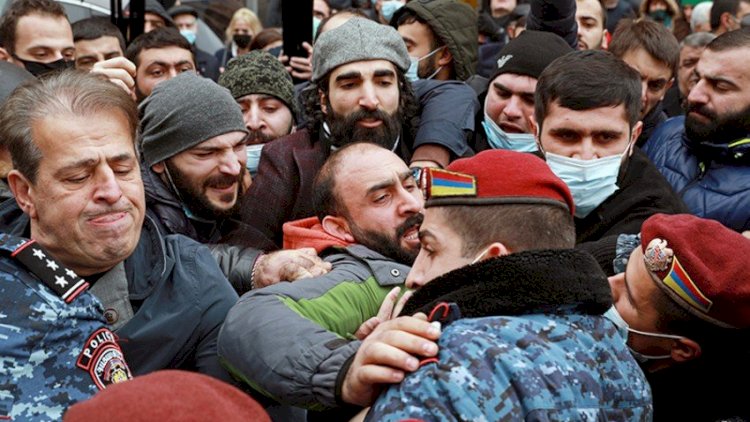    “Paşinyan kimi anormalla heç bir ölkə danışıq aparmaz”   - İşxan Saqatelyan