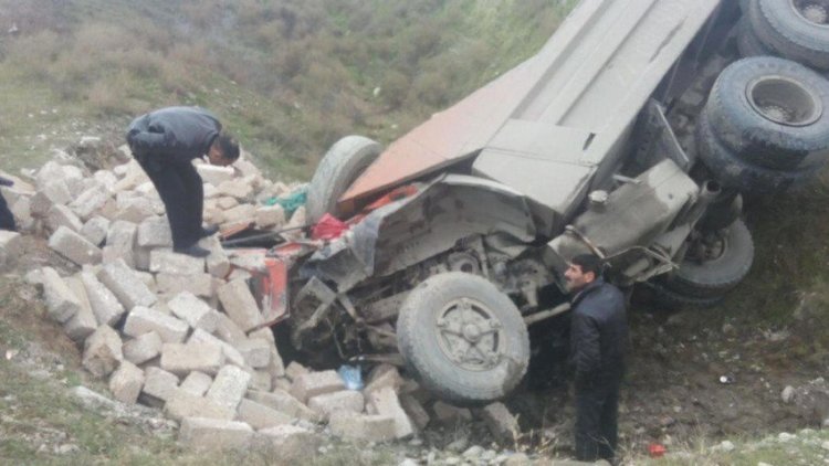    Xocavənddə “KamAZ” dərəyə aşıb, ölən var   