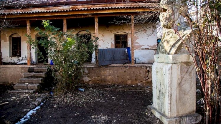    Bülbülün dağıdılmış ev-muzeyi   - Fotolar