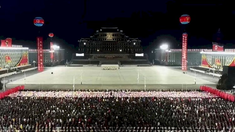    Kim Çen İn “dünyanın ən güclü silahı”nı nümayiş etdirdi   