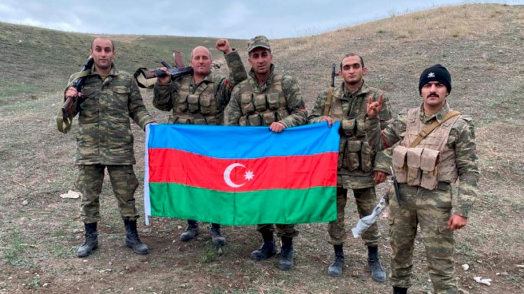    Məktəbi cəbhəyə dəyişən cəsur müəllim -   Fotolar