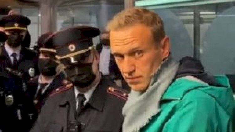    Qərb Rusiyanı Navalnıya görə sərt qınadı   