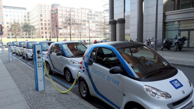    Azərbaycanda elektromobil idxalını necə artırmaq olar?   Ekspert rəyi