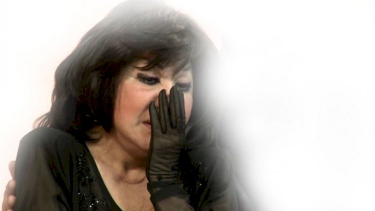    “Bunları görürsünüz axı, niyə belə vicdansızlıq edirsiniz?“   - Flora Kərimova