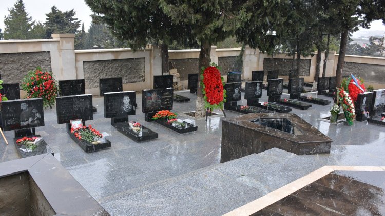    Abşeronda 20 Yanvar şəhidlərinin xatirəsi anılıb - Fotolar   