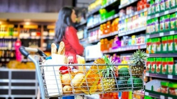    Ərzaq mağazasında istehlak müddəti bitmiş məhsullar aşkar olundu - Fotolar   