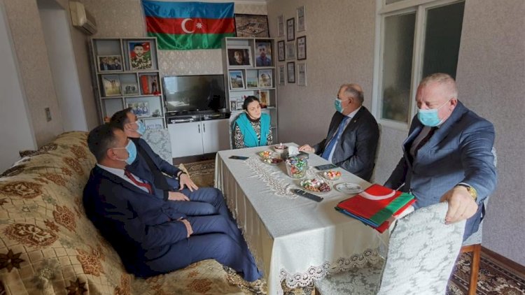    İcra başçısı şəhid Mehdi Fərzullazadənin ailəsini ziyarət etdi   