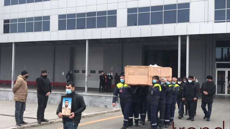    Fərman İsmayılovun nəşi Bakıya gətirildi - Video   