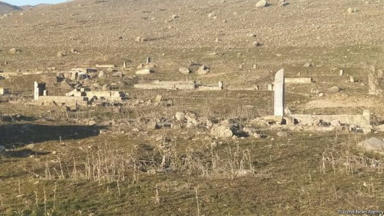    Ermənilər Qubadlının Saray kənd qəbiristanlığını dağıdıb - Fotolar   