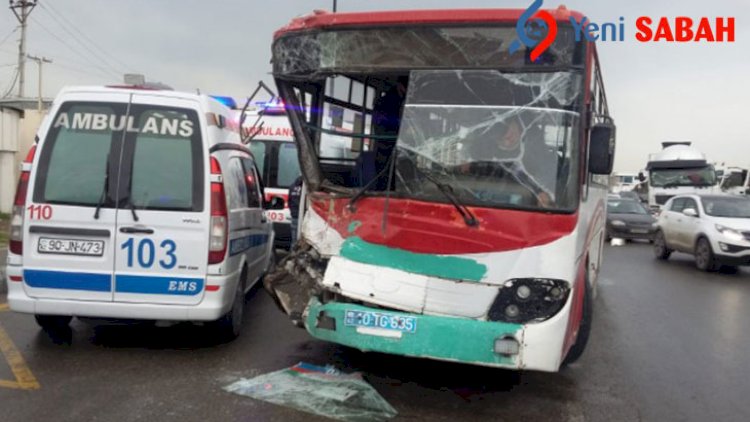    Bakıda avtobus betonqarışdıranla toqquşdu: Yaralılar var - Video   