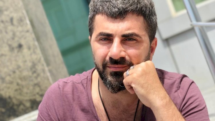    Zaur yeni doğulan oğlunu üzə çıxardı   - Foto