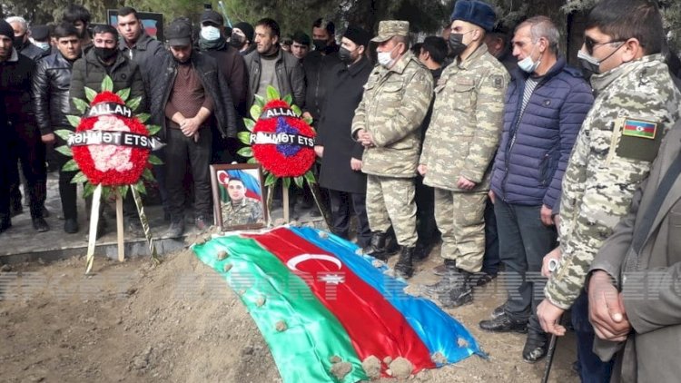    Yeni dünyaya gələn övladını görməyən şəhid kapitan dəfn edildi - Fotolar   