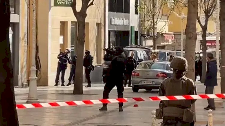    Fransada dəhşət: İçərisində kəsilmiş baş olan qutu küçəyə atıldı   