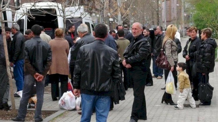    Rusiyaya qanunsuz gedən ermənilər günlərlə ac saxlanılaraq geri qaytarıldılar - Fotolar   