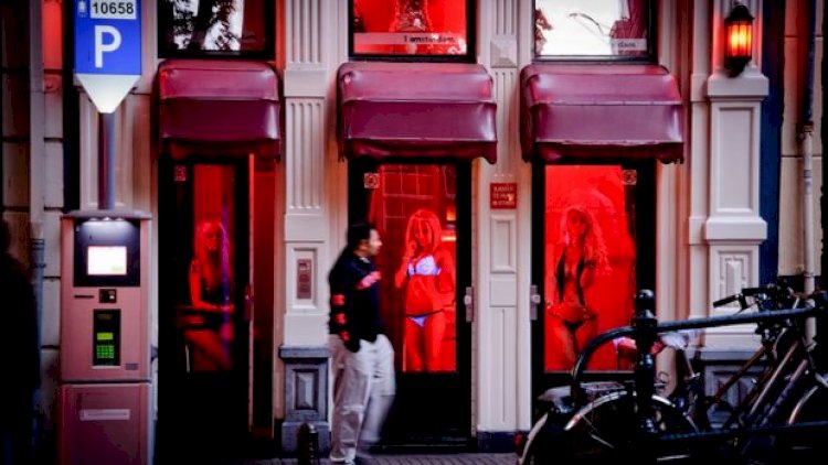    Amsterdamın “Qırmızı fənərlər” məhəlləsi bağlanır   