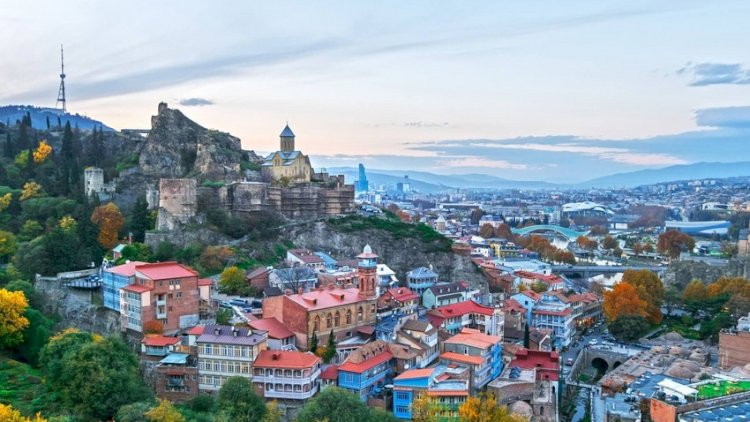    Gürcüstan quru sərhədlərini açır   