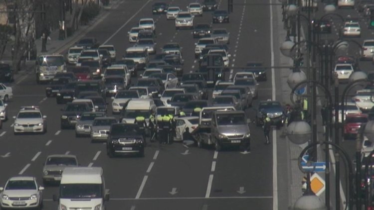    Bakıda yol qəzası tıxaca səbəb oldu   
