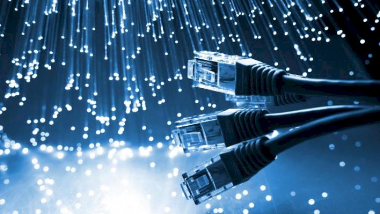    Qaxda əsən güclü külək rayonu internetsiz qoydu   