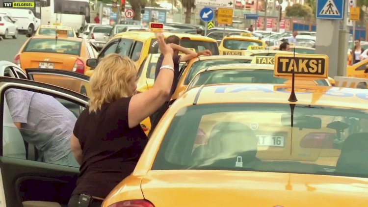    Azərbaycanlı aktrisa taksi sürməyə başladı   - Video