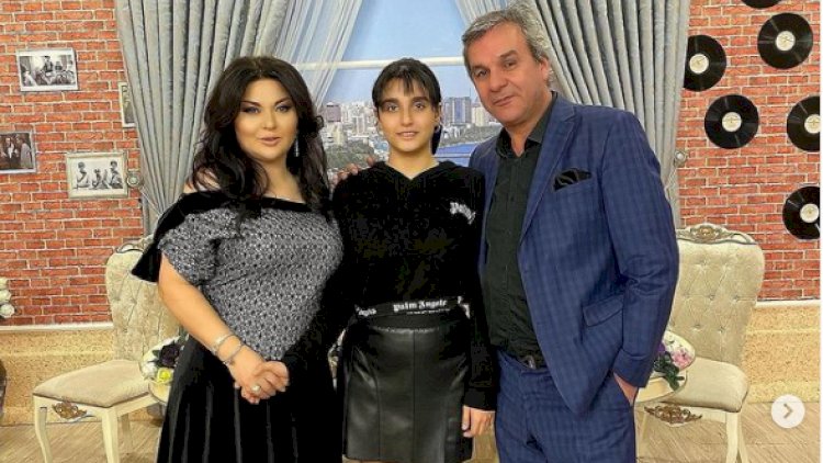    Təranə Qumralın qızı mahnı oxudu, biabır oldu -   Video